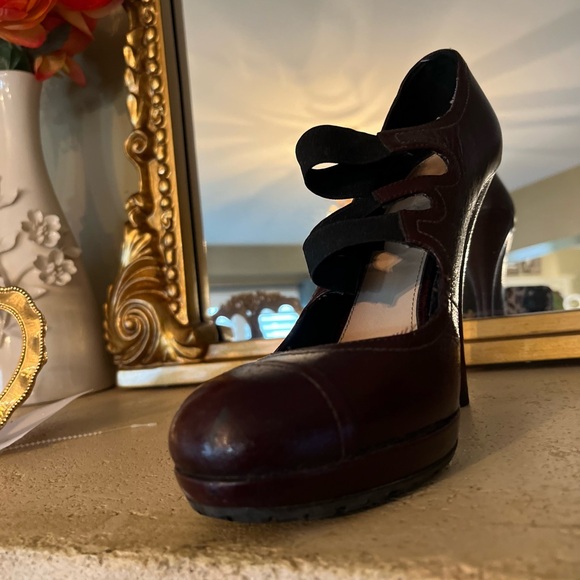 Prada authentic leather pumps - Picture 11 of 14